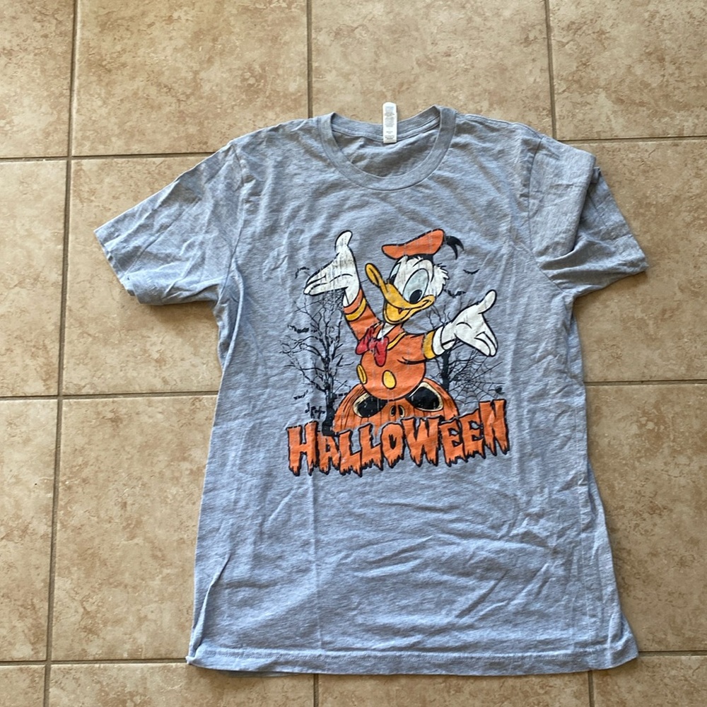 Gently Used Donald Duck Halloween Tee Shirt